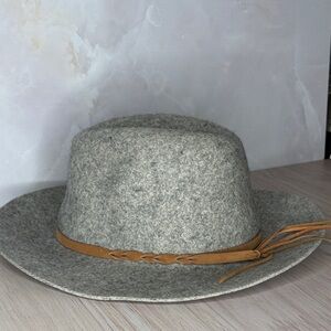 Gray Felt Hat with Tan Leather Band